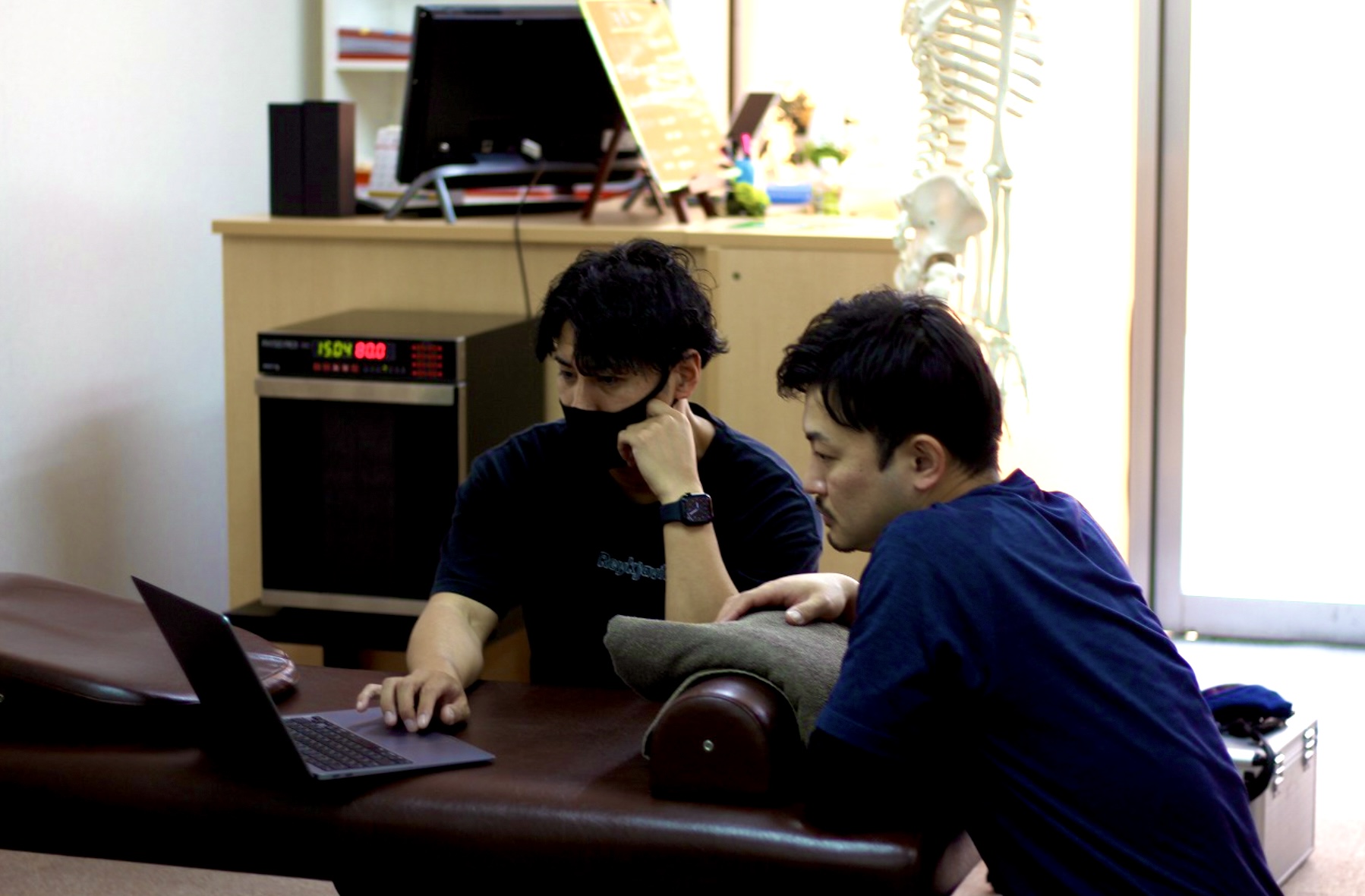接骨院の院長先生とHP制作の打ち合わせ